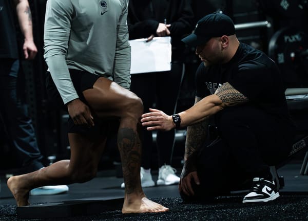 PSL3 coach cueing a split squat.